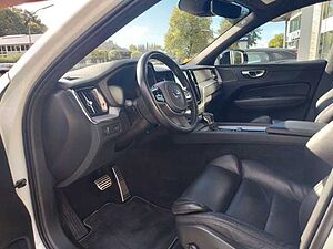 Volvo  D4 R Design Pano,  ACC