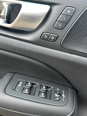 Volvo  Lim. Plus Dark Recharge Plug-In Hybrid AWD