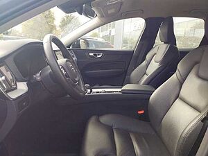Volvo  B4 Plus Dark 2WD