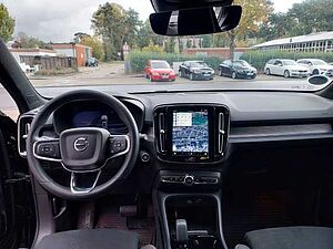 Volvo  B4 Ultra Black Edition 2WD