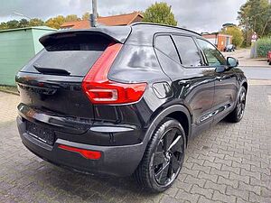 Volvo  B4 Ultra Black Edition 2WD