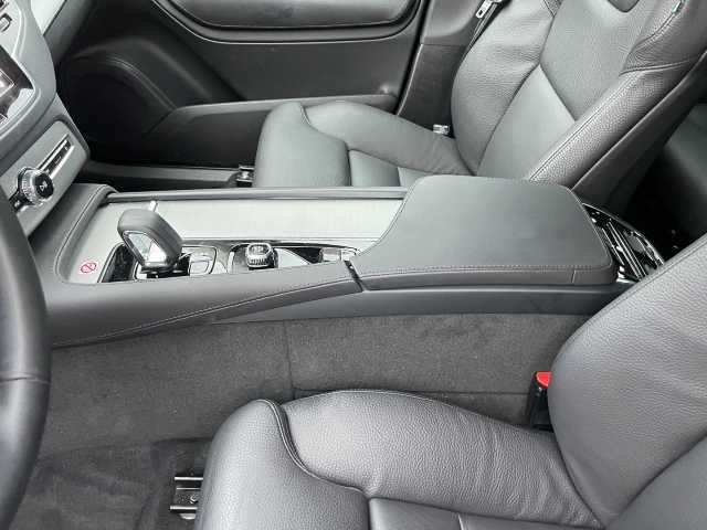 Volvo  Plus Bright Recharge Plug-In Hybrid AWD T8 Twin Engine EU6d 7-Sitzer StandHZG di