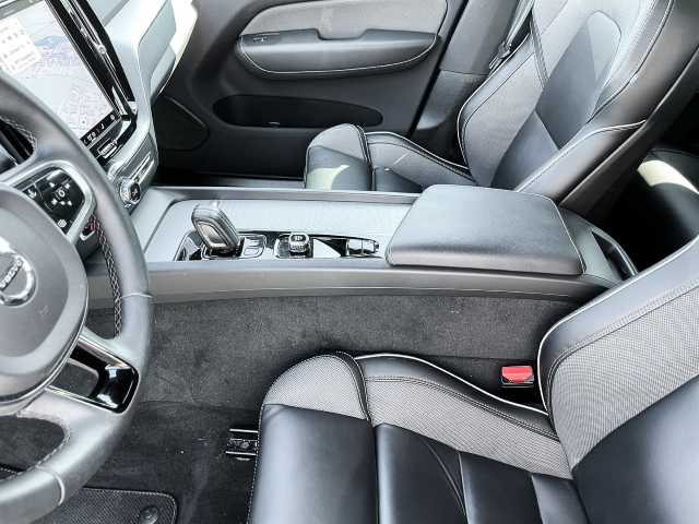 Volvo  R Design Recharge Plug-In Hybrid AWD T8 Twin Engine EU6d AHK Leder digitales Coc
