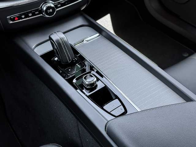 Volvo  R Design Recharge Plug-In Hybrid AWD T8 Twin Engine EU6d AHK Leder digitales Coc
