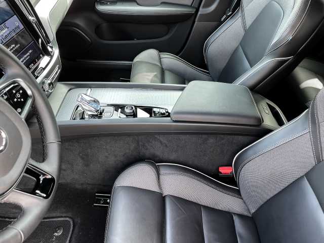 Volvo  Cross Country Plus AWD B5 Benzin EU6d StandHZG Leder digitales Cockpit Memory Si