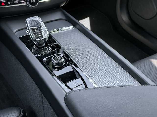 Volvo  Ultra Black Edition AWD B5 Benzin EU6e HUD Leder digitales Cockpit Memory Sitze