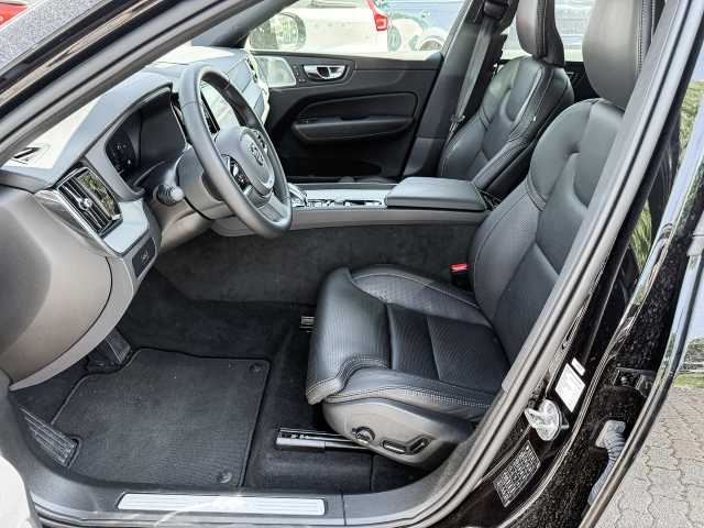 Volvo  Ultra Black Edition AWD B5 Benzin EU6e HUD Leder digitales Cockpit Memory Sitze