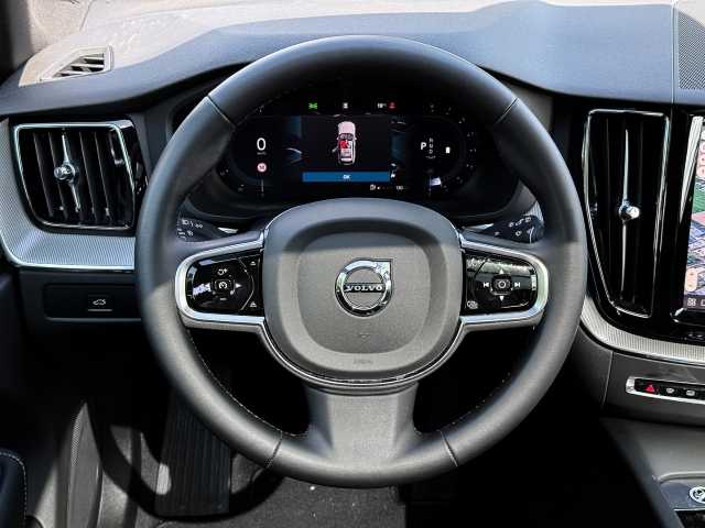 Volvo  Plus Black Edition AWD B5 Benzin EU6d AHK digitales Cockpit Memory Sitze Soundsy