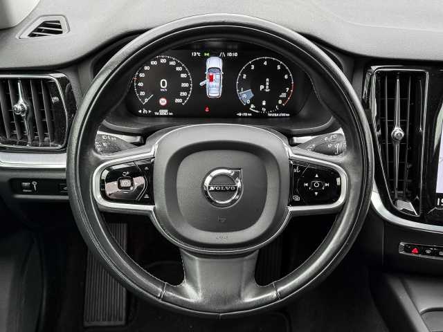 Volvo  Kombi Momentum Pro B3 Benzin EU6d Navi digitales Cockpit Soundsystem HarmanKardo
