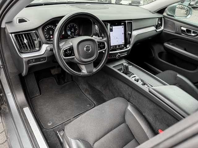 Volvo  Kombi Momentum Pro B3 Benzin EU6d Navi digitales Cockpit Soundsystem HarmanKardo
