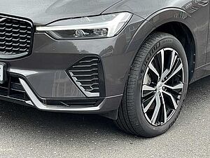 Volvo  Plus Dark 2WD B4 Benzin EU6d digitales Cockpit Memory Sitze Soundsystem LED