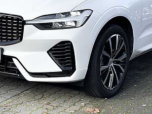 Volvo  Plus Dark 2WD B4 Benzin EU6d digitales Cockpit Memory Sitze Soundsystem LED