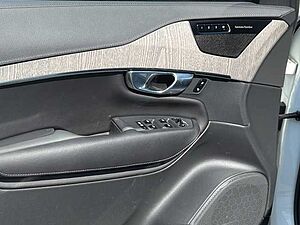 Volvo  Plus Bright AWD B5 Diesel EU6d 7-Sitzer Allrad AD StandHZG digitales Cockpit
