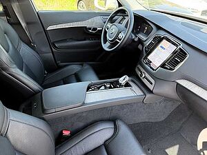 Volvo  Plus Bright AWD B5 Diesel EU6d 7-Sitzer Allrad AD StandHZG digitales Cockpit