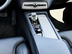 Volvo  Plus Bright AWD B5 Diesel EU6d 7-Sitzer Allrad AD StandHZG digitales Cockpit