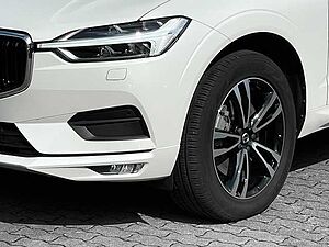 Volvo  Momentum Pro AWD B4 Diesel EU6d Allrad StandHZG Navi digitales Cockpit Soundsyst