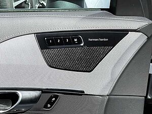 Volvo  Plus Bright Recharge Plug-In Hybrid AWD T8 Twin Engine EU6d 7-Sitzer StandHZG di