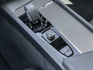 Volvo  Plus Dark Recharge Plug-In Hybrid AWD T8 Twin Engine EU6d AD StandHZG AHK digita