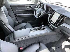 Volvo  Plus Dark Recharge Plug-In Hybrid AWD T8 Twin Engine EU6d AD StandHZG AHK digita