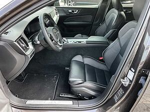 Volvo  Cross Country Plus AWD B5 Benzin EU6d StandHZG Leder digitales Cockpit Memory Si