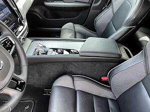 Volvo  Cross Country Plus AWD B5 Benzin EU6d StandHZG Leder digitales Cockpit Memory Si