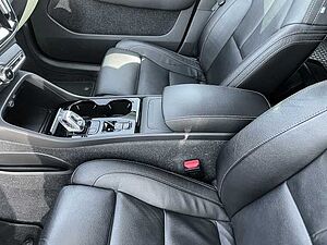 Volvo  Inscription 2WD B4 EU6d Navi Leder digitales Cockpit Soundsystem LED Sperrdiff.