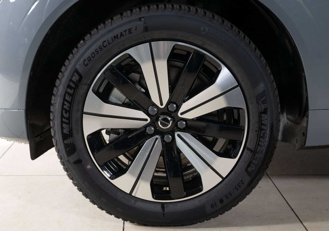 Volvo  T6 AWD Plug-in Hybrid Plus Dark Recharge  ACC