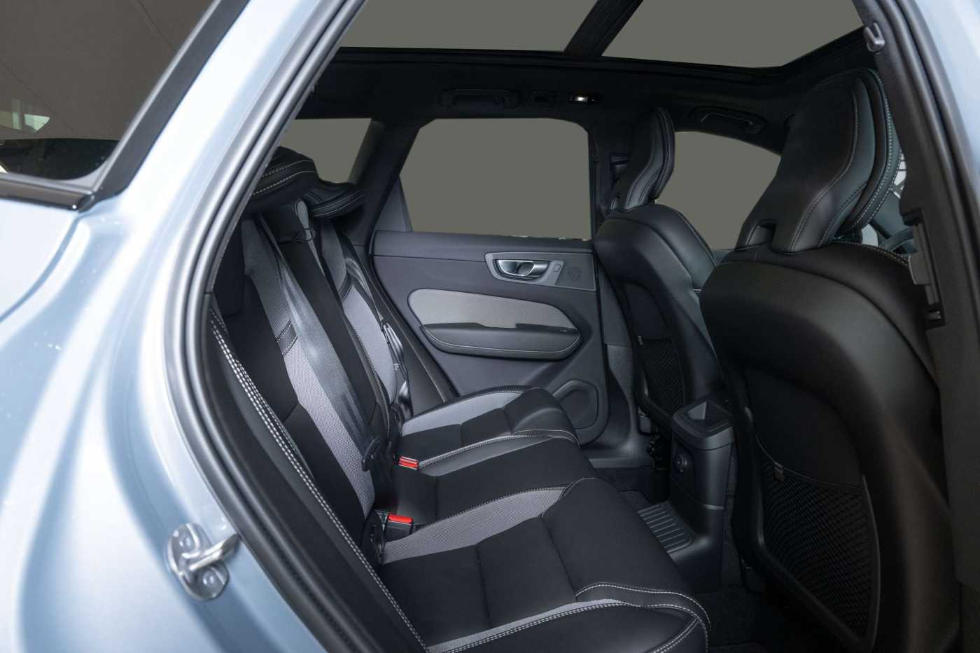 Volvo  T6 AWD Plug-in Hybrid Plus Dark Recharge  ACC