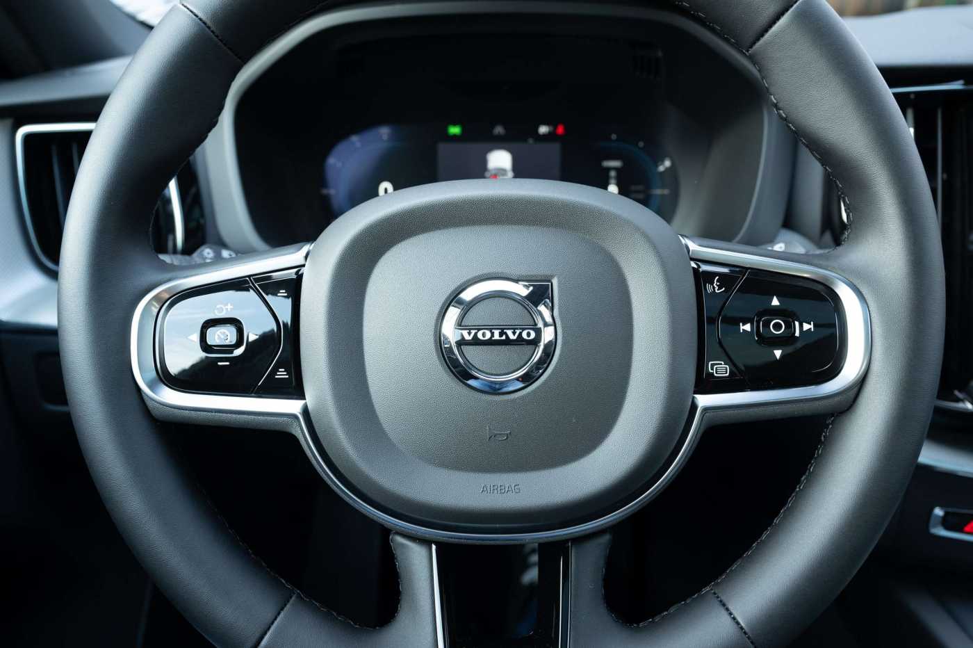 Volvo  T6 AWD Plug-in Hybrid Plus Dark Recharge  ACC