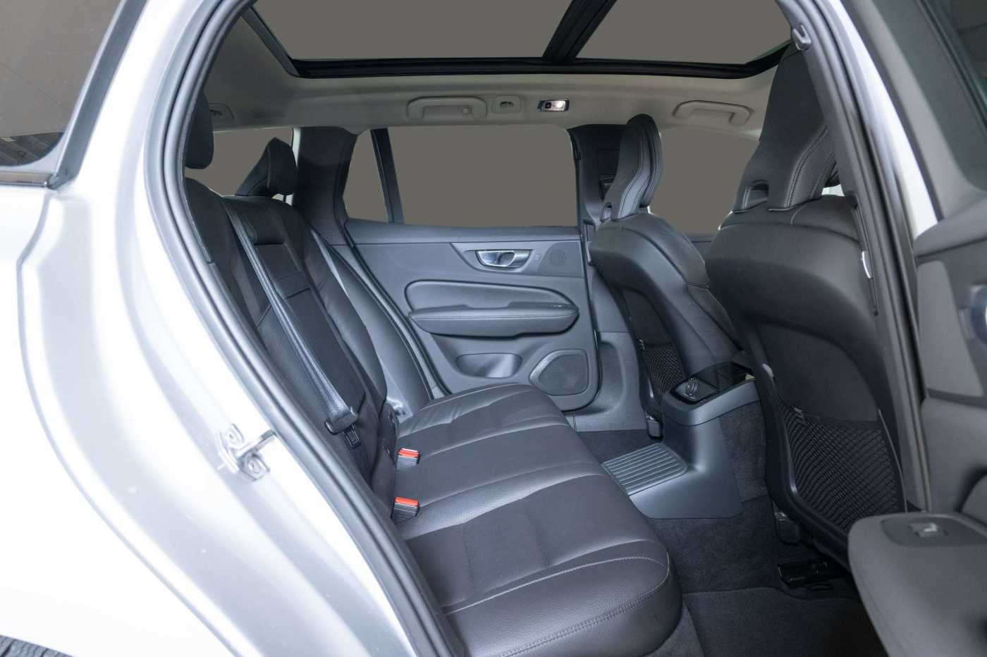 Volvo  T6 R Design Expression Recharge Plug-In Hybrid AWD