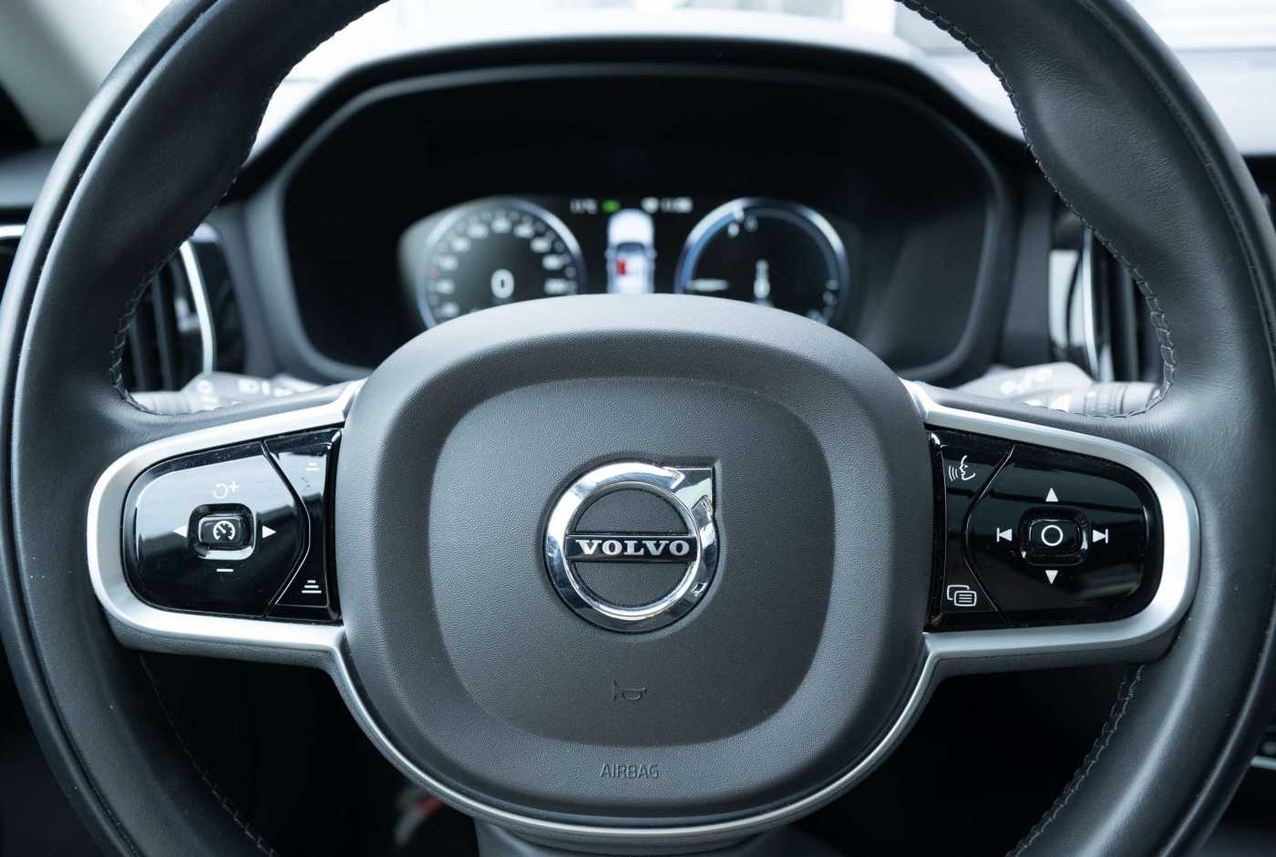 Volvo  T6 R Design Expression Recharge Plug-In Hybrid AWD