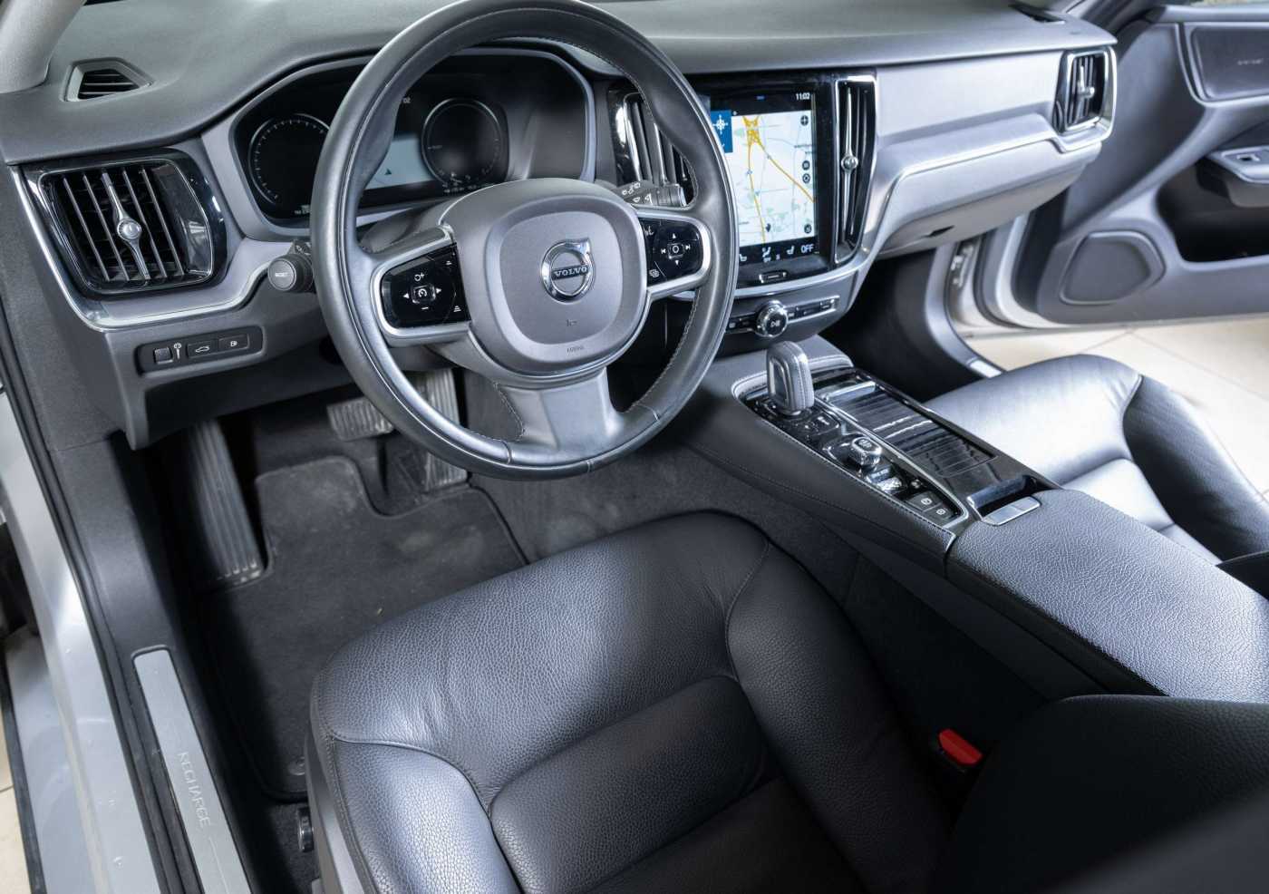Volvo  T6 R Design Expression Recharge Plug-In Hybrid AWD