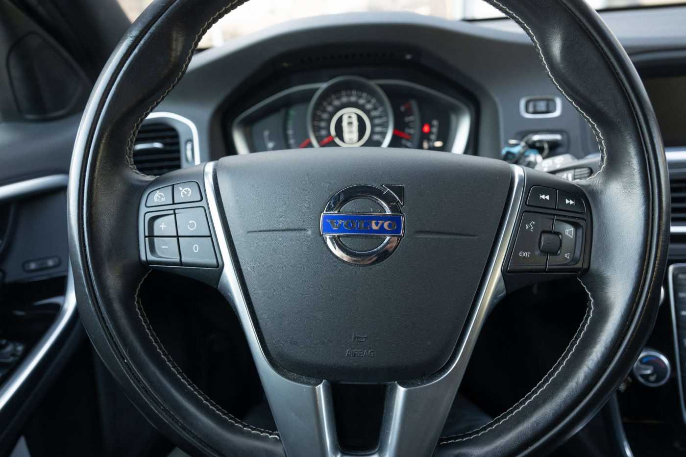 Volvo  D3 Linje Svart Navi Leder AHK Klimaautomatik