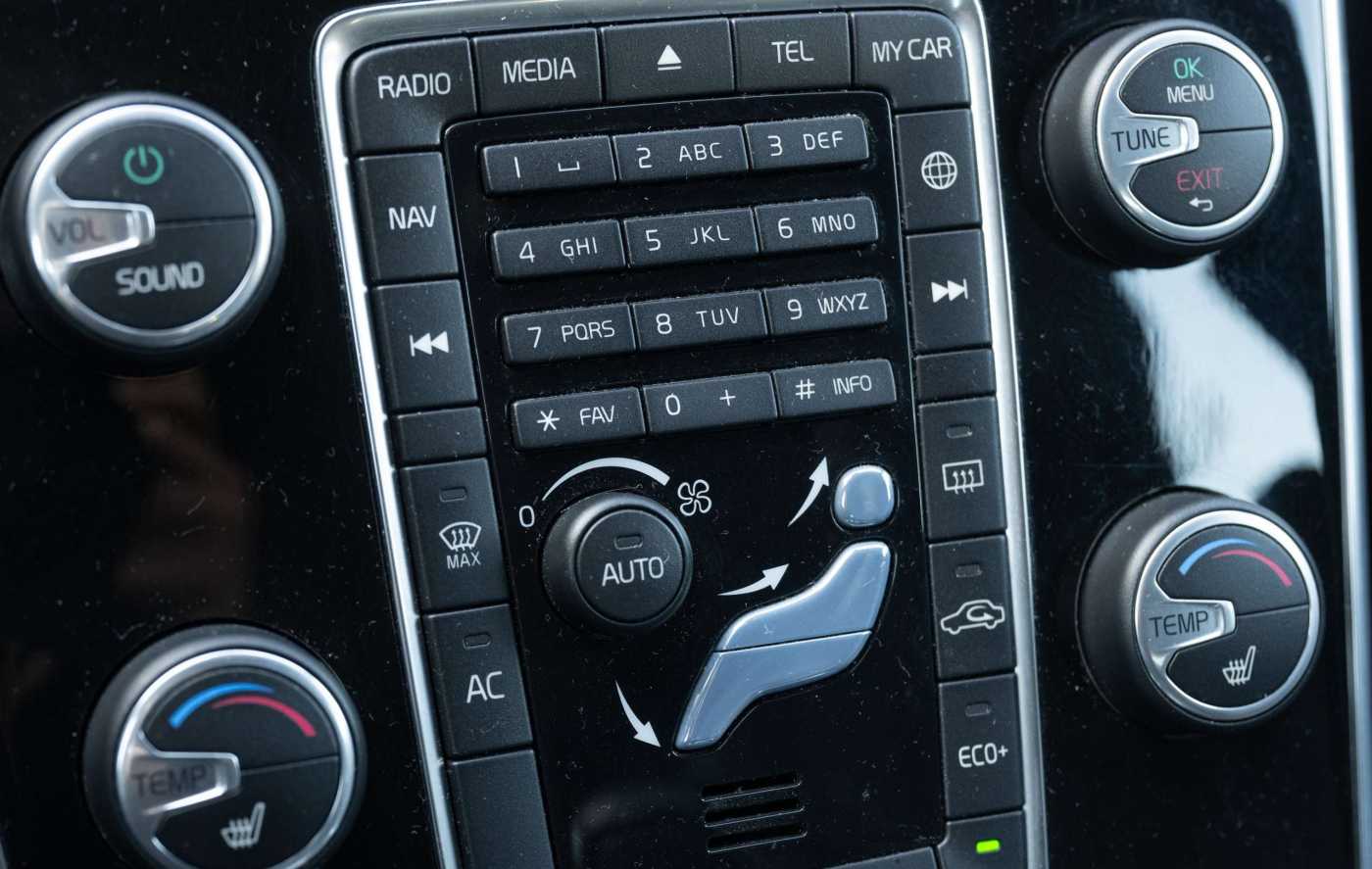 Volvo  D3 Linje Svart Navi Leder AHK Klimaautomatik