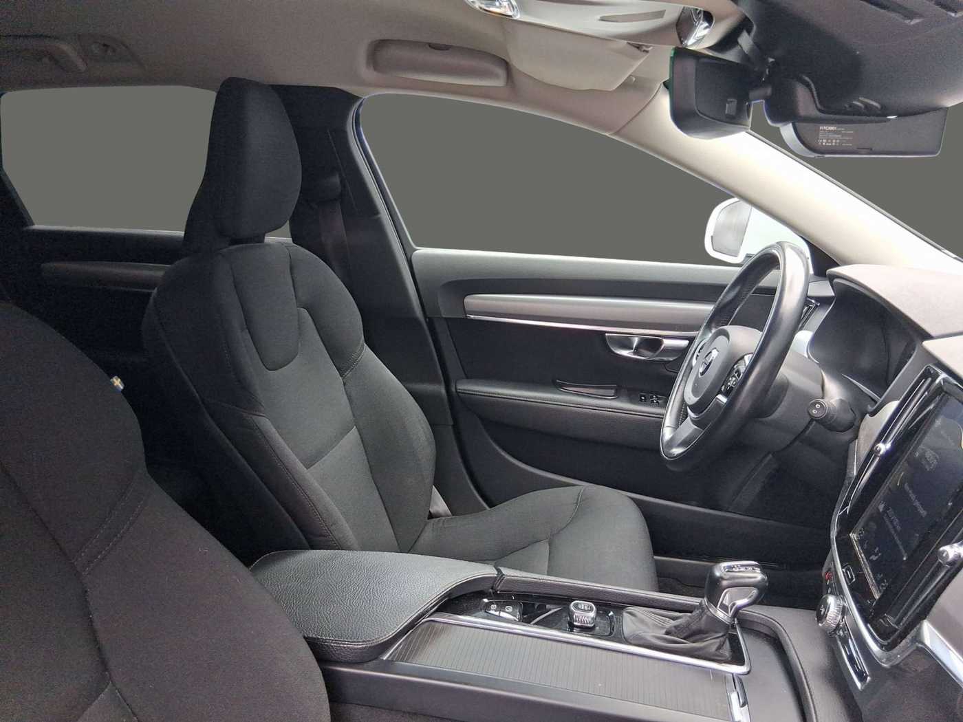 Volvo  D3 Momentum AWD Navi ACC 2-Zonen-Klimaautomatik