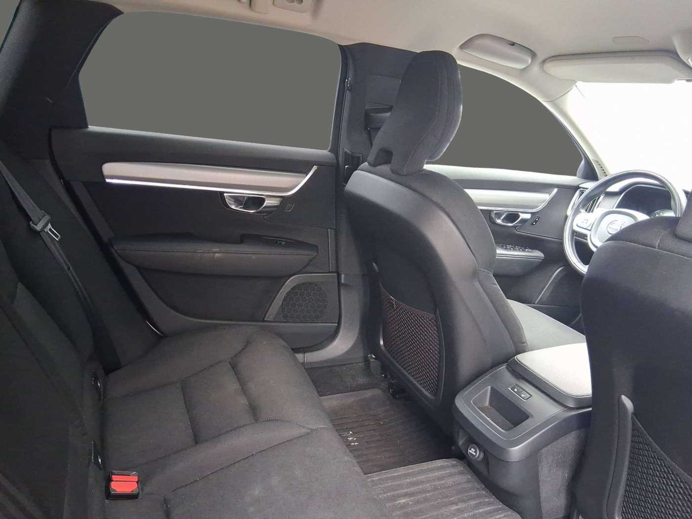 Volvo  D3 Momentum AWD Navi ACC 2-Zonen-Klimaautomatik