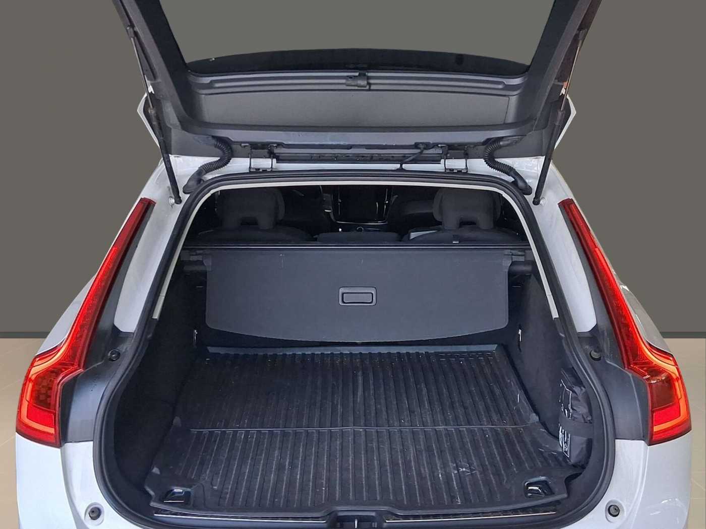 Volvo  D3 Momentum AWD Navi ACC 2-Zonen-Klimaautomatik