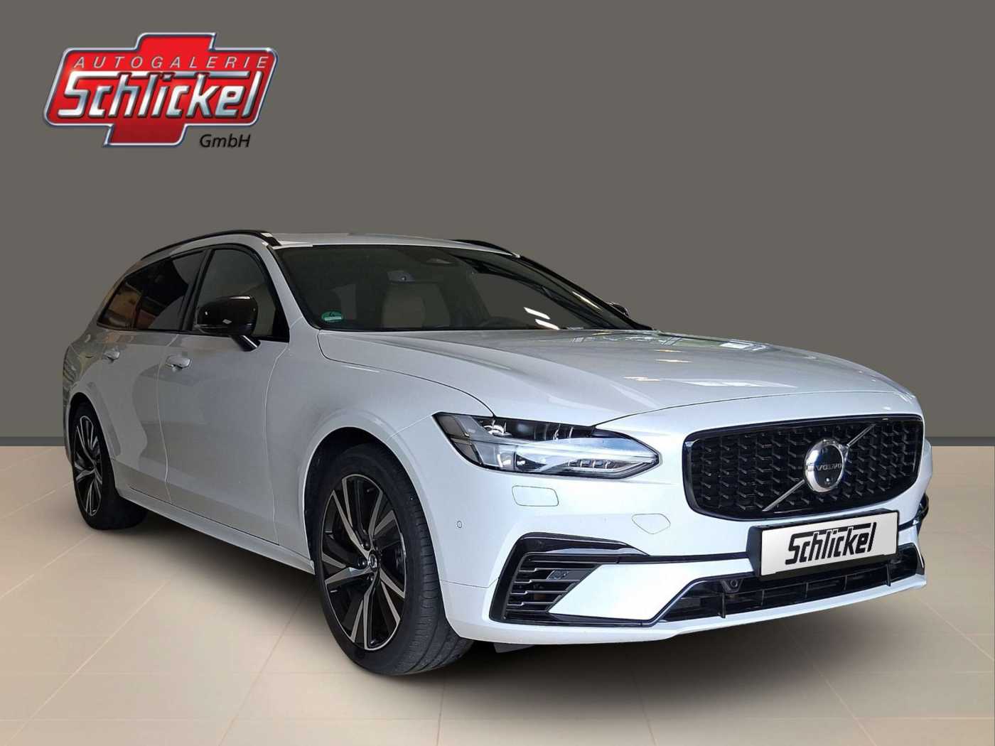 Volvo  T6 Plus Dark Recharge Plug-In Hybrid AWD