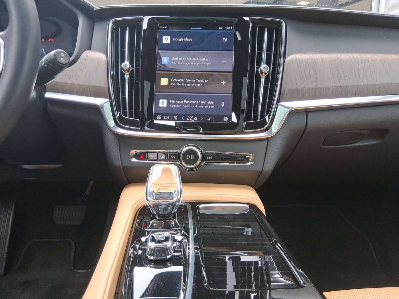 Volvo  T6 Plus Dark Recharge Plug-In Hybrid AWD