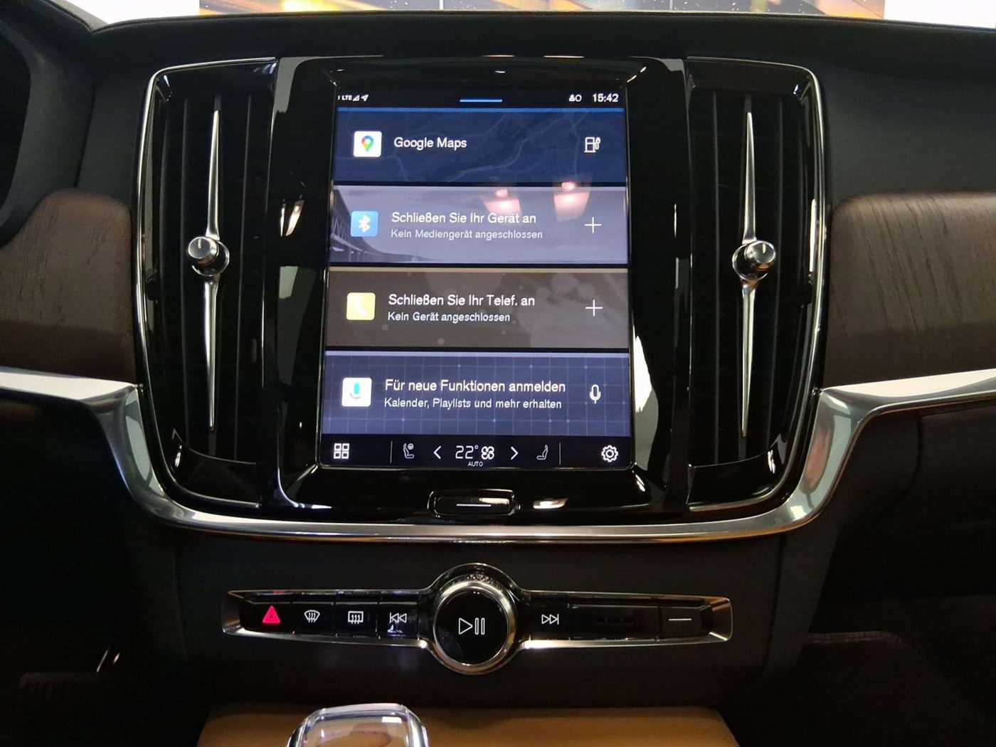 Volvo  T6 Plus Dark Recharge Plug-In Hybrid AWD