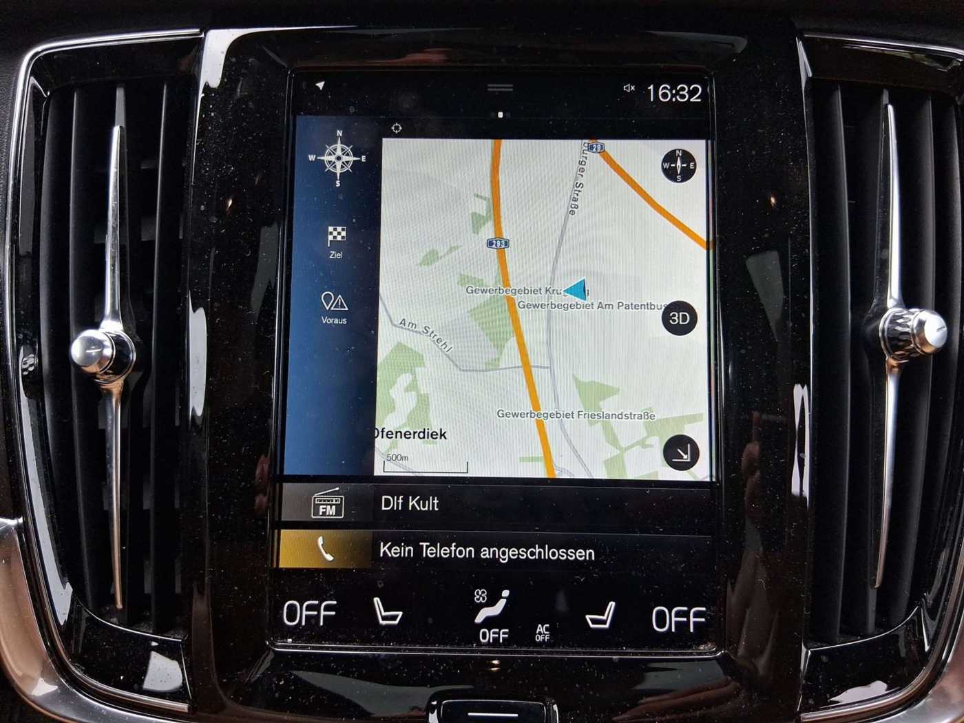 Volvo  D4 Pro AWD Navi Leder Met. 2-Zonen-Klimaautoma.