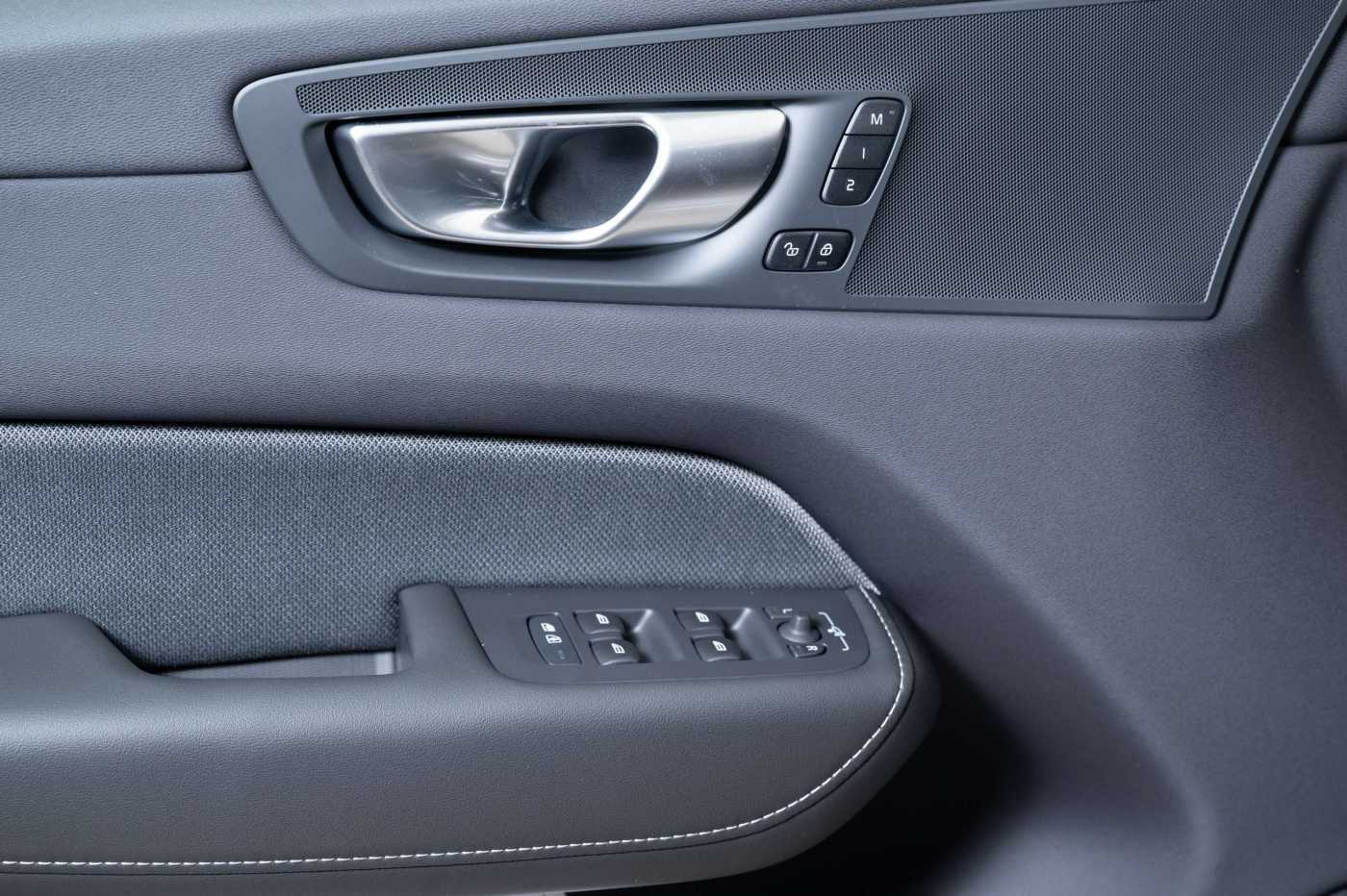 Volvo  Recharge T6 AWD Plus Dark Navi ACC Kamera Met.