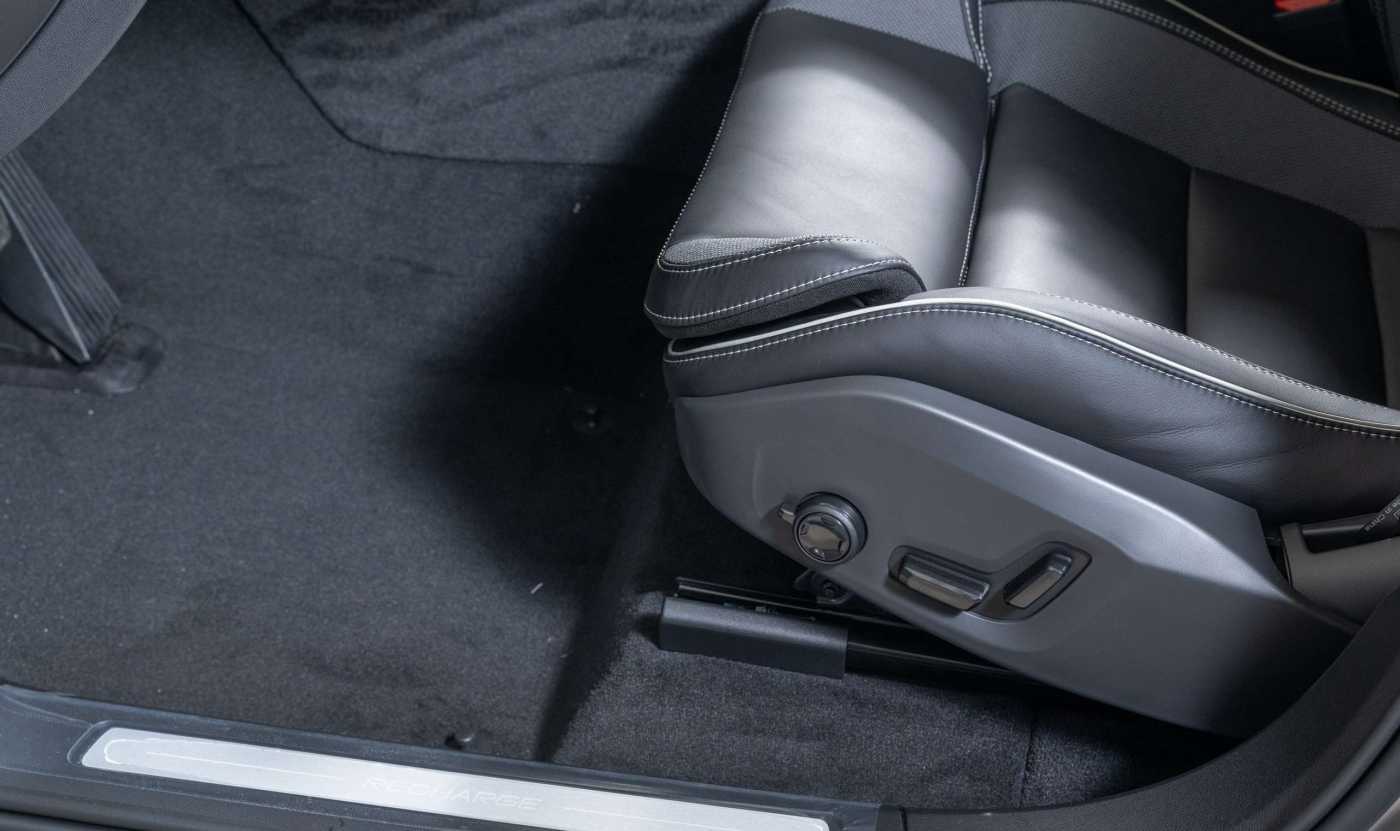 Volvo  Recharge T6 AWD Plus Dark Navi ACC Kamera Met.