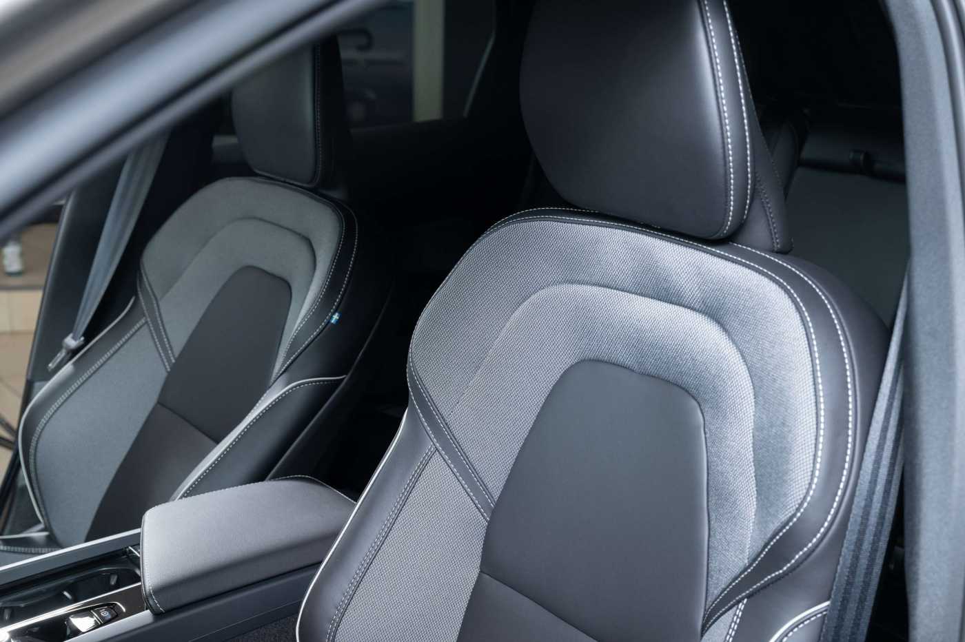 Volvo  Recharge T6 AWD Plus Dark Navi ACC Kamera Met.
