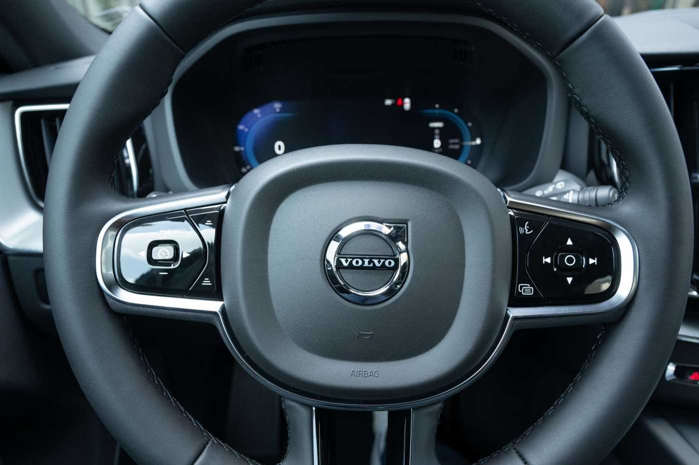 Volvo  Recharge T6 AWD Plus Dark Navi ACC Kamera Met.