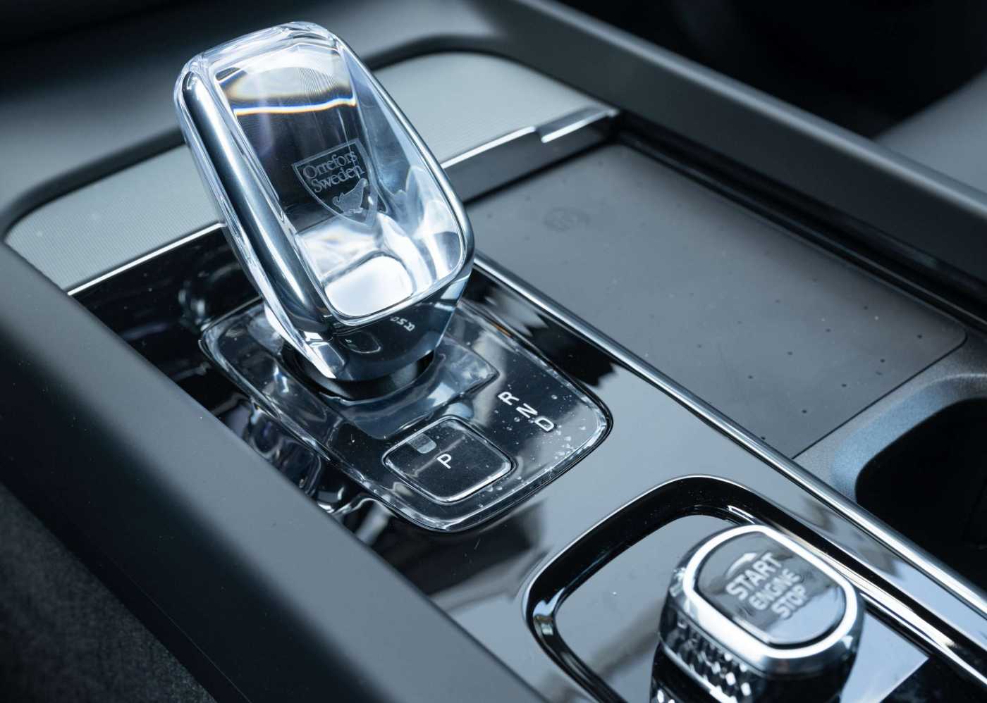 Volvo  Recharge T6 AWD Plus Dark Navi ACC Kamera Met.