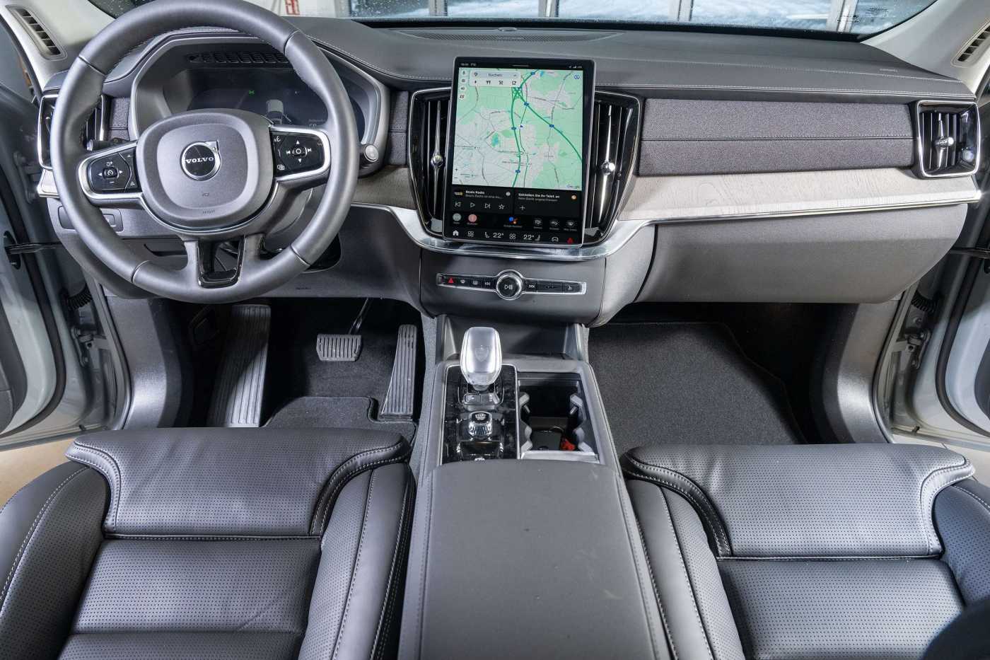 Volvo  T8 Plus Dark Recharge Plug-In Hybrid AWD