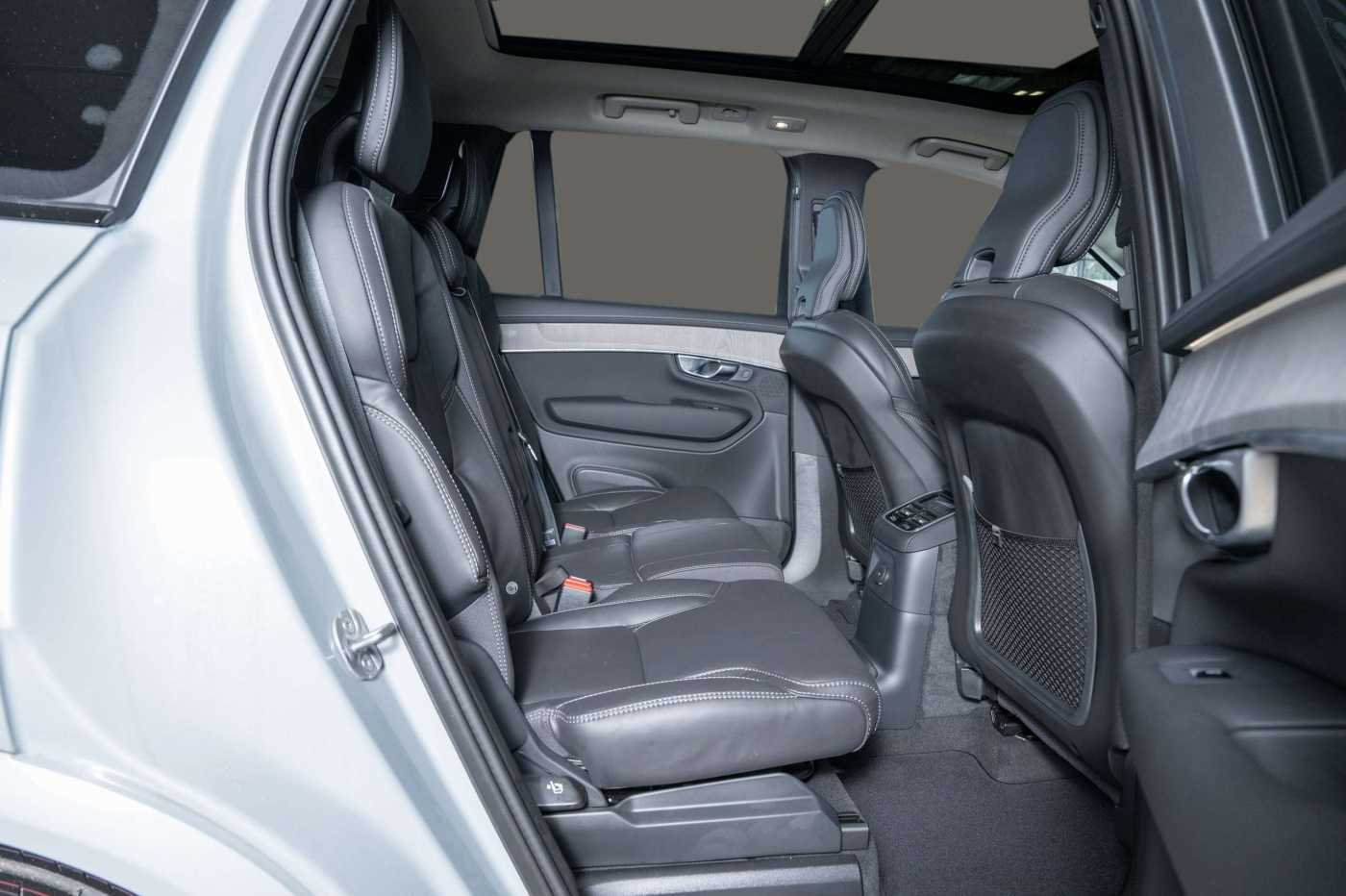 Volvo  T8 Plus Dark Recharge Plug-In Hybrid AWD