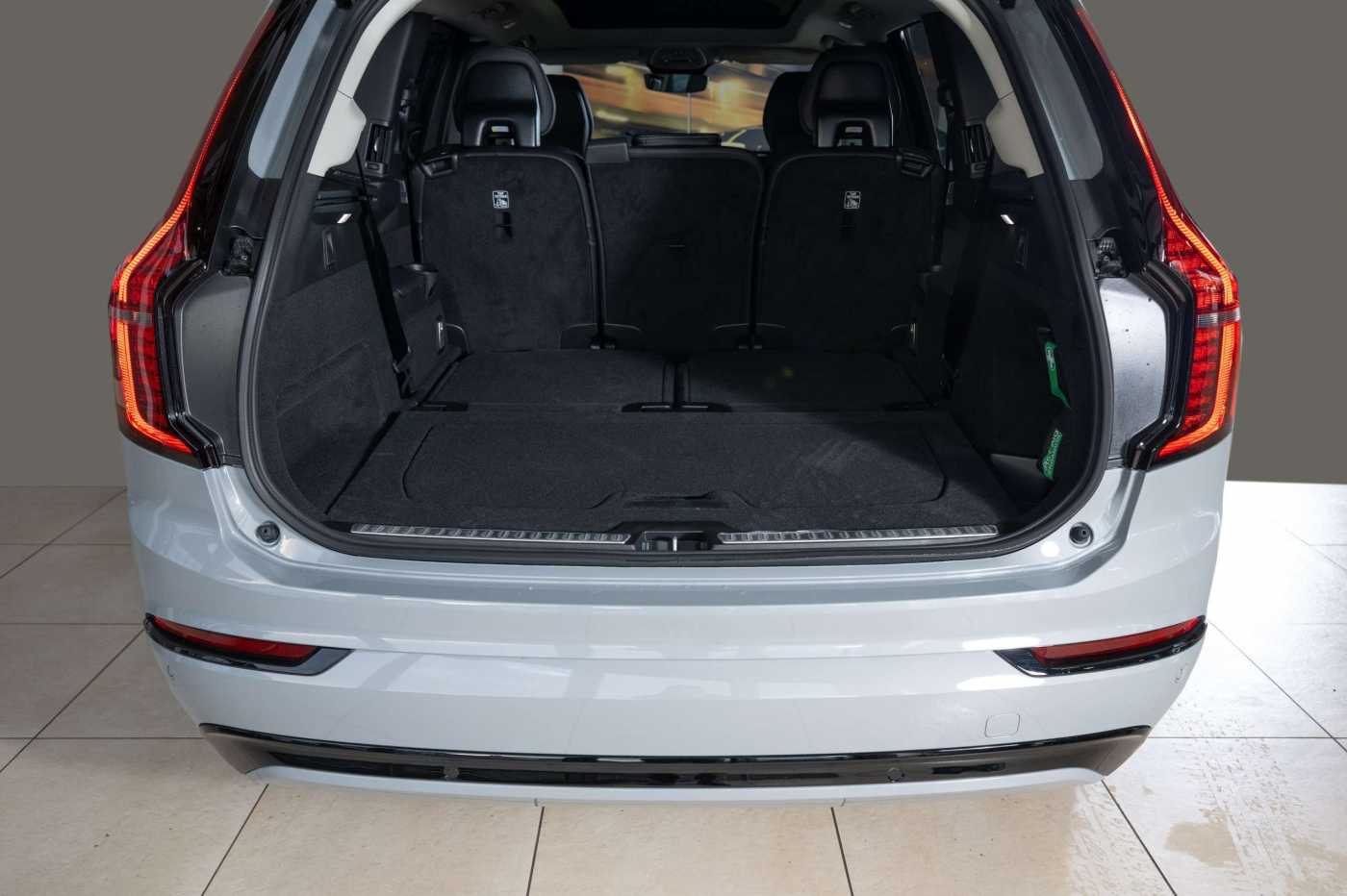 Volvo  T8 Plus Dark Recharge Plug-In Hybrid AWD