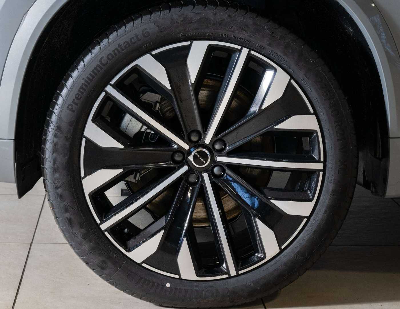 Volvo  T8 Plus Dark Recharge Plug-In Hybrid AWD